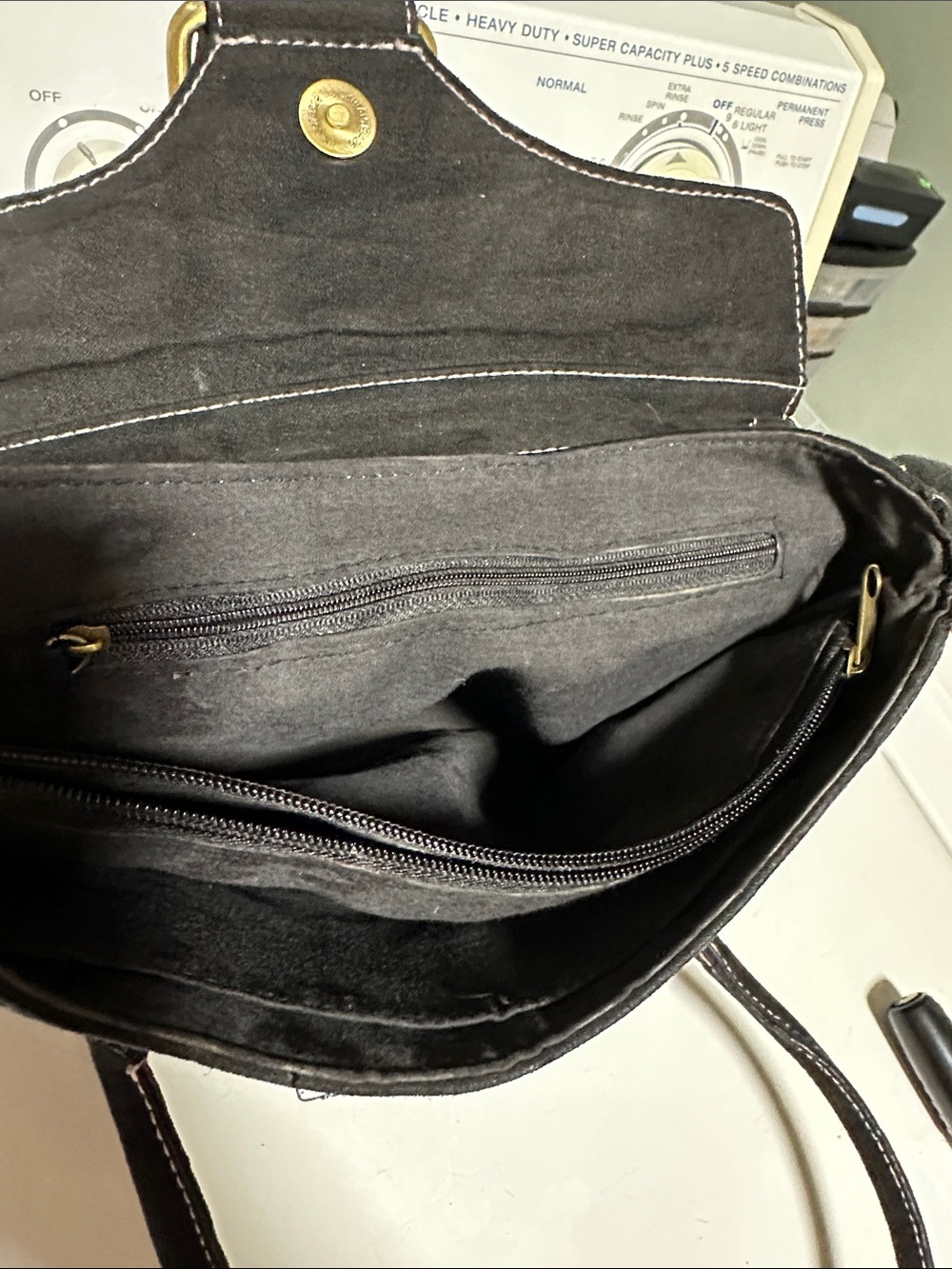 Black purse - Picture 2 of 3